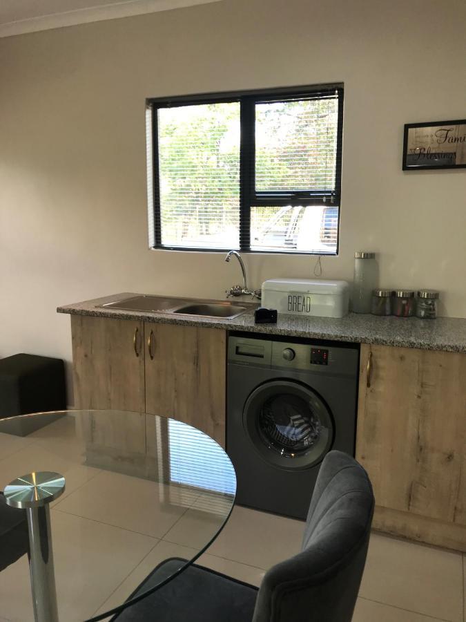 Pafuri Gate Guesthouse Mabiligwe Экстерьер фото